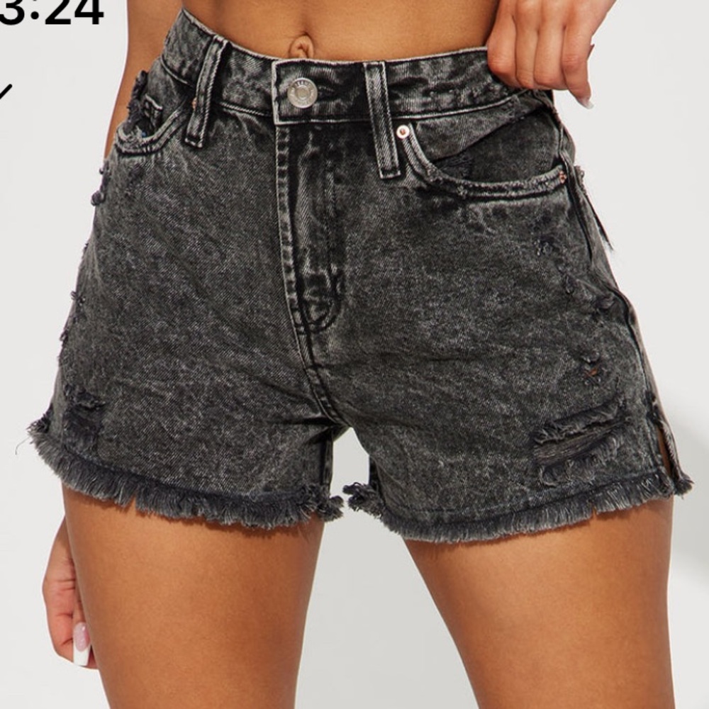NWT Cut off Denim Shorts (BRAND NEW)